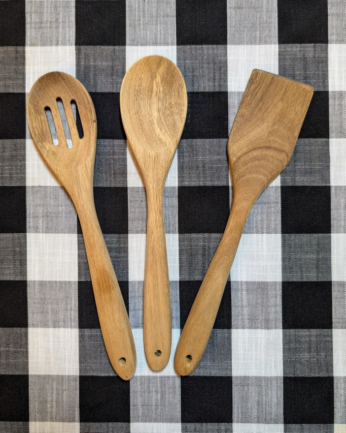 🍴 Set of 3 Acacia Wood Cooking Utensils – Gently Used