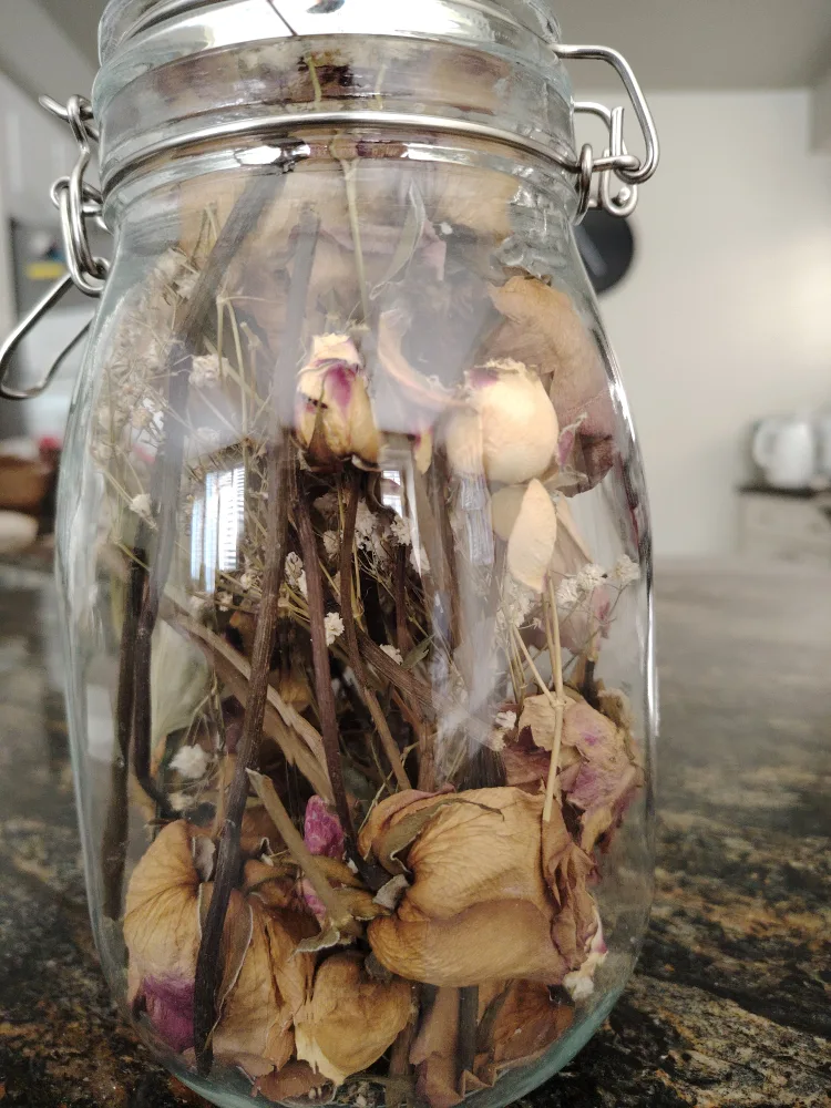 🥕Glass Jar with Dried Flowers image indicator(2)