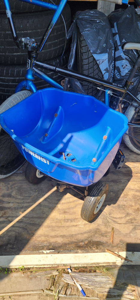 Powerfist Fertilizer Spreader - photo 5