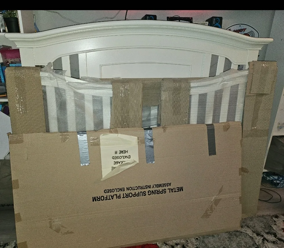 White Convertible Crib thumbnail