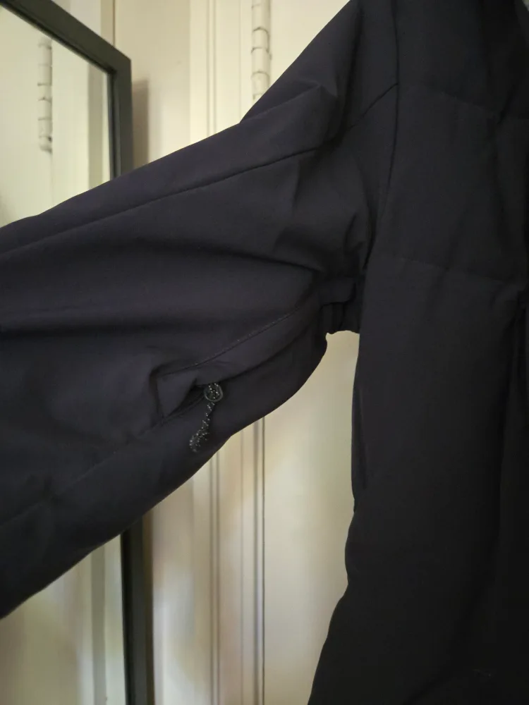 Salomon Icepuff Winter Jacket image indicator(6)