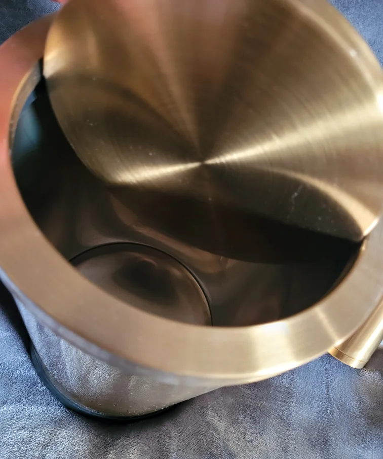 Gold-Toned Stainless Steel Bathroom Set image indicator(5)