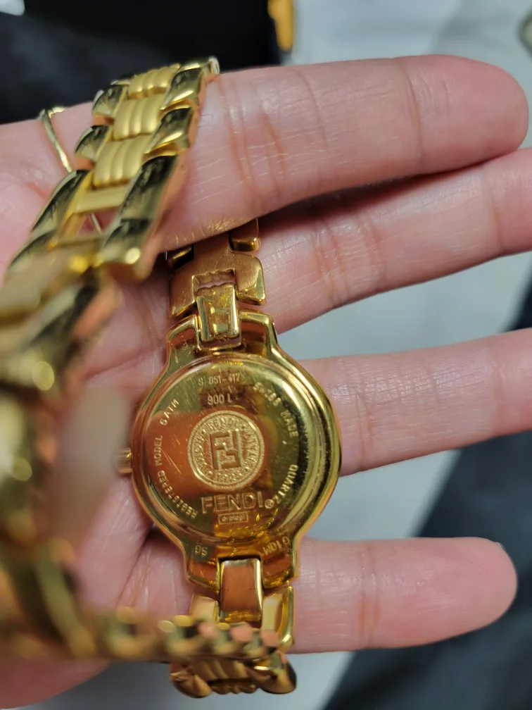 Fendi Gold Watch image indicator(5)