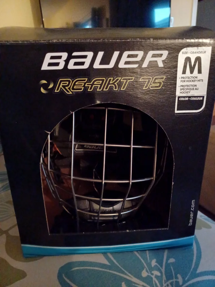 Bauer Hockey Helmit. Barely Used. thumbnail