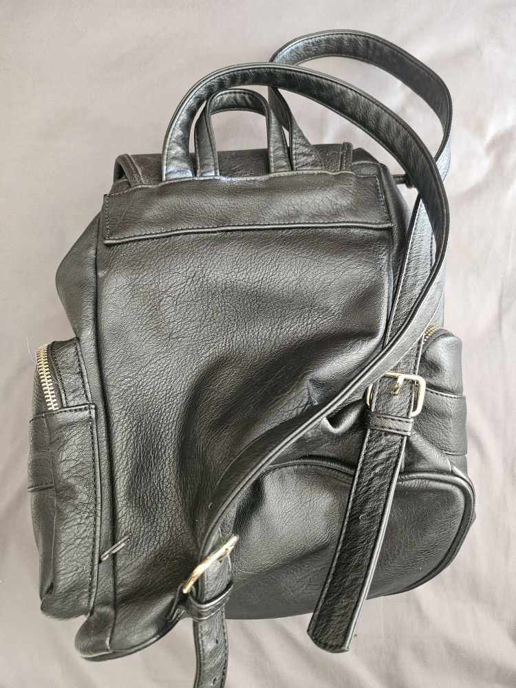 Black leather backpack purse - photo 3