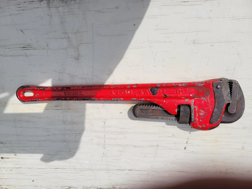 Heavy Duty Pipe Wrench thumbnail