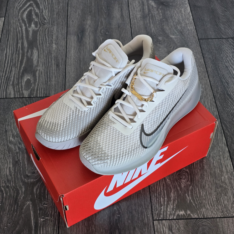 Nike Vapor 11 Tennis Court Sneakers - Men's Size 12