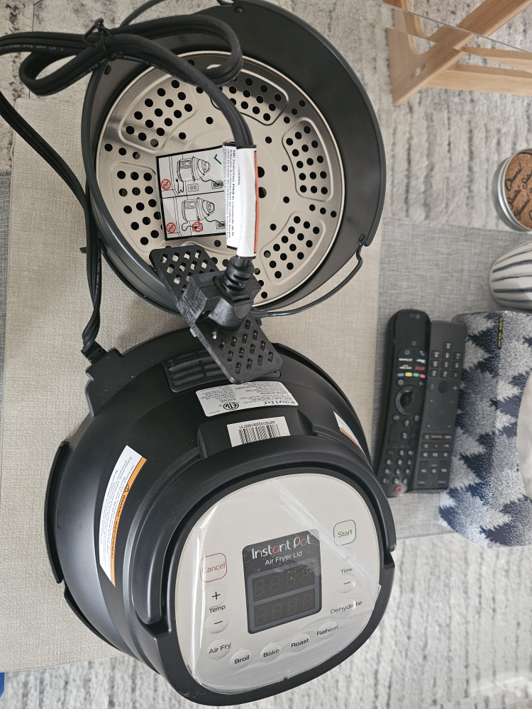 Used Instant Pot Viva and Brand New  Air Fryer Lid Brand New - photo 5