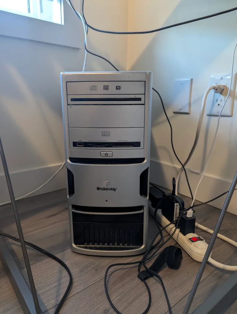 Gateway Desktop PC thumbnail