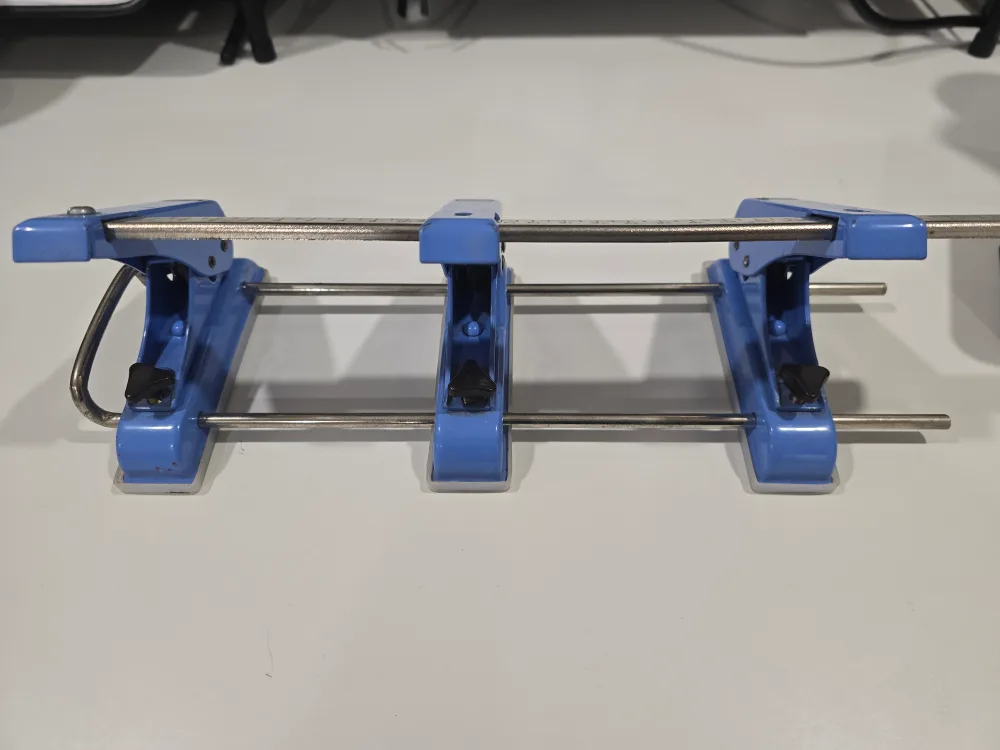 Manual Removable Hole Puncher image indicator(2)