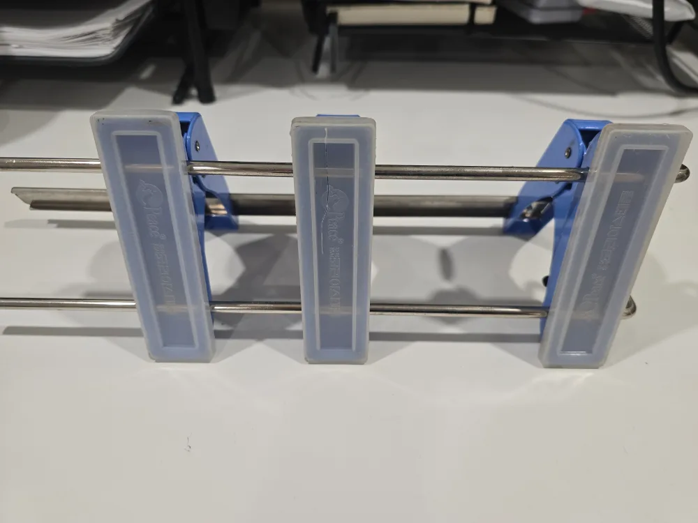 Manual Removable Hole Puncher image indicator(4)