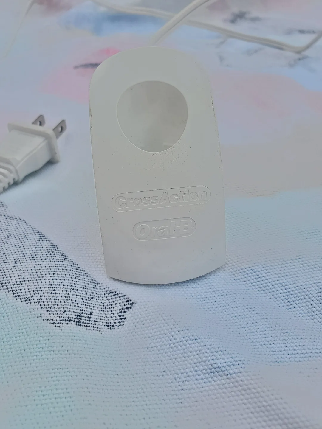 Oral-B CrossAction Electric Toothbrush Charger thumbnail