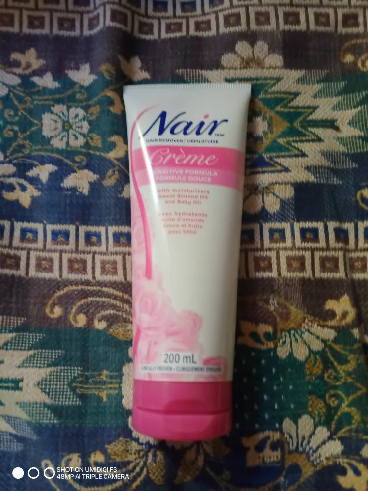 Nair Hair and Veet Removal Crème thumbnail
