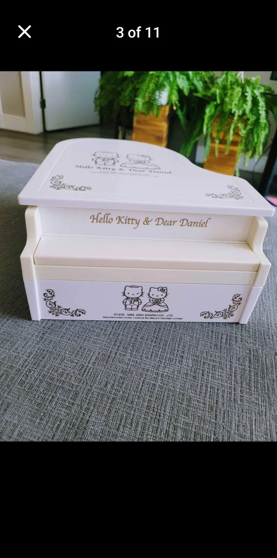 Vintage Hello Kitty & Daniel Grand Piano image indicator(6)
