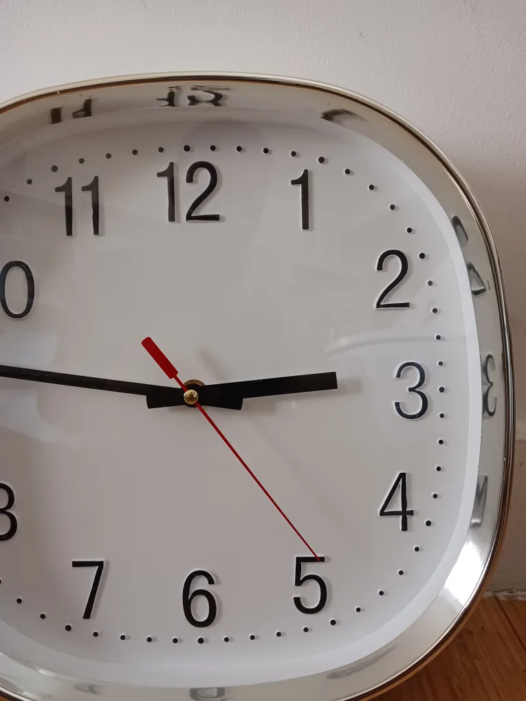 White and Silver Wall Clock image indicator(3)