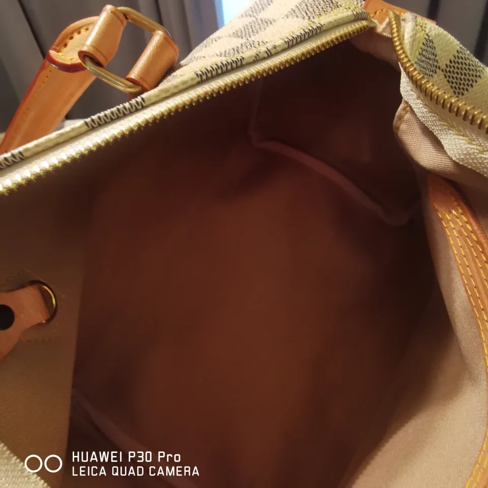 Louis Vuitton Checkered Handbag image indicator(5)