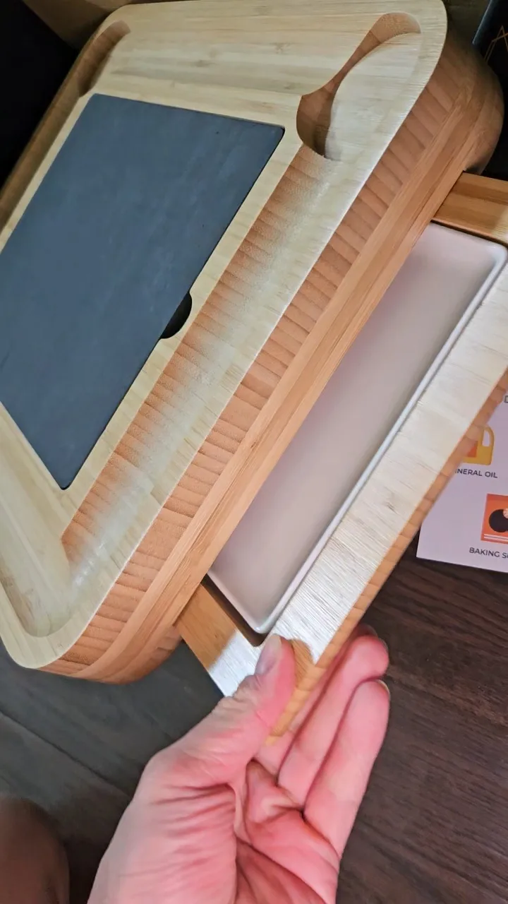 Smirly Charcuterie Board Set image indicator(2)