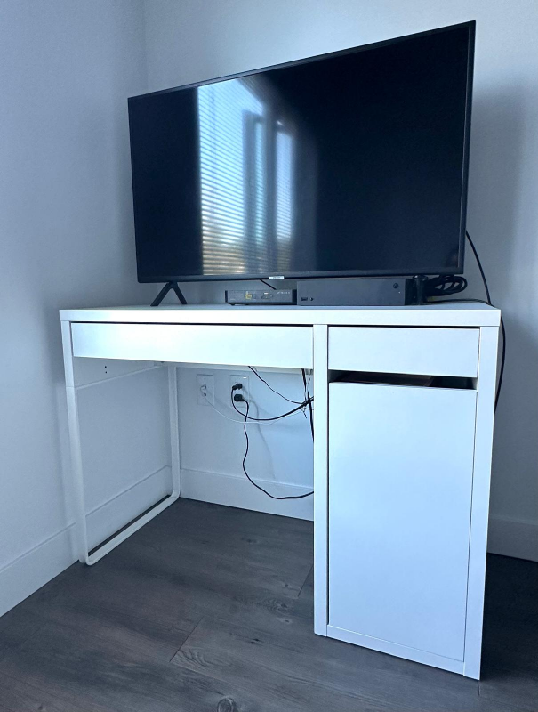 White Desk With Drawers - photo 3