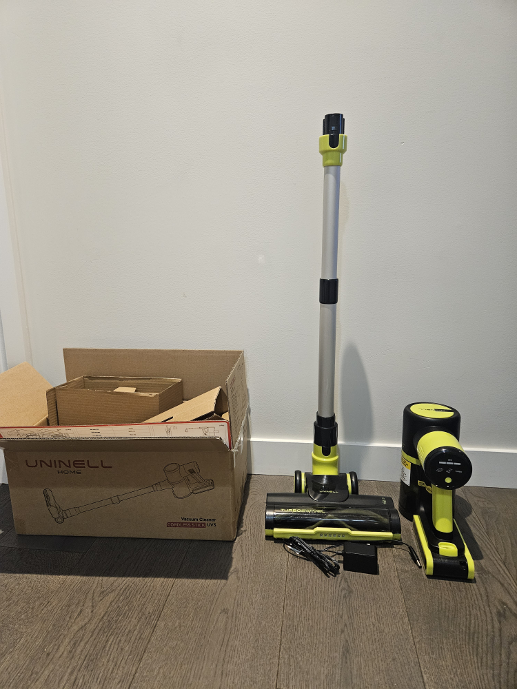 Vacuum cordless stick cleaner  with all attachements