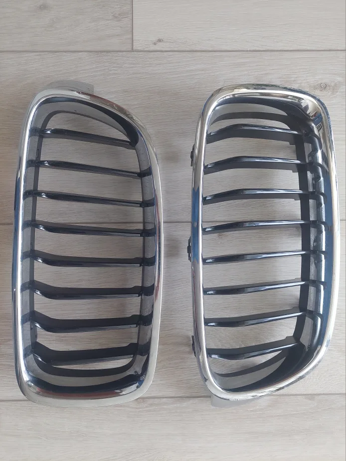 BMW F30 328i Black & Silver Kidney Grilles