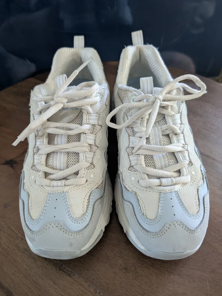 Skechers Sneakers - Size 6 thumbnail