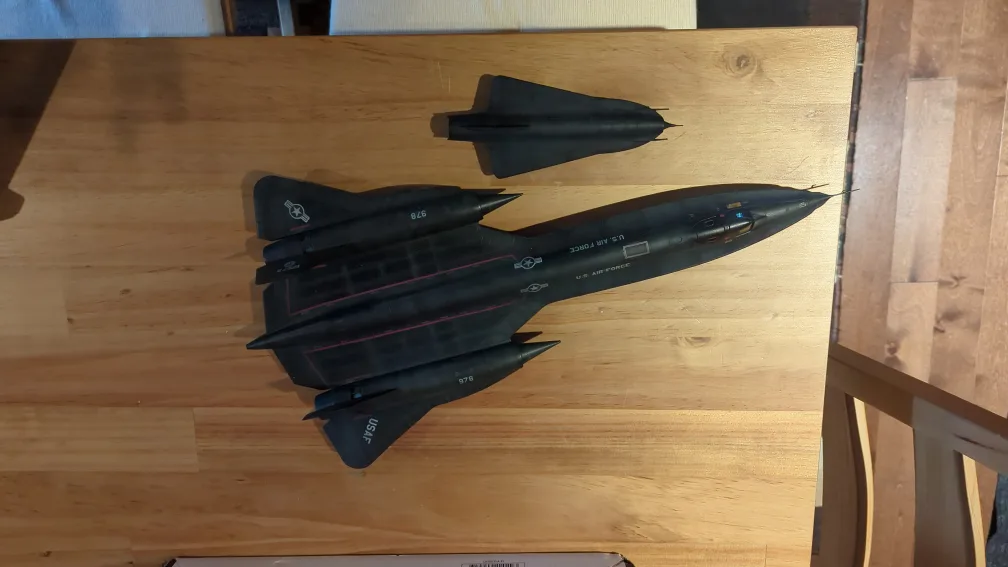 SR-71 Blackbird Model Plane Kit thumbnail
