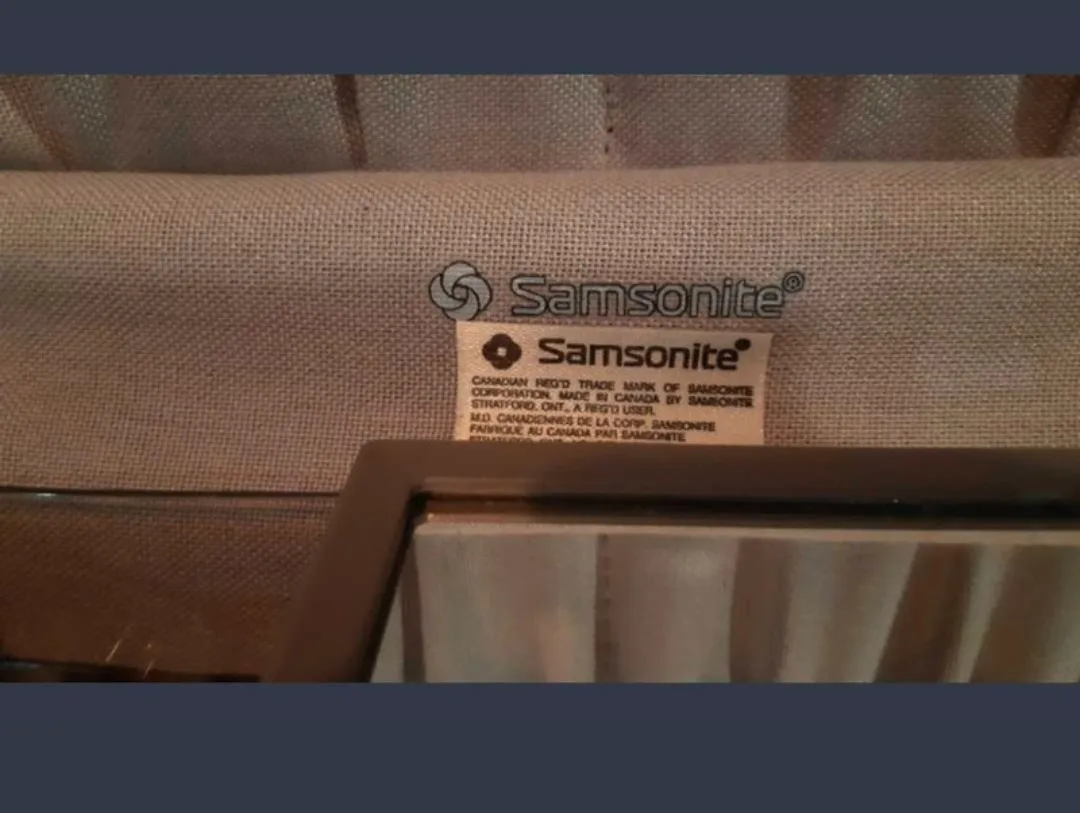 Samsonite Rose/Grey Vanity Case image indicator(2)