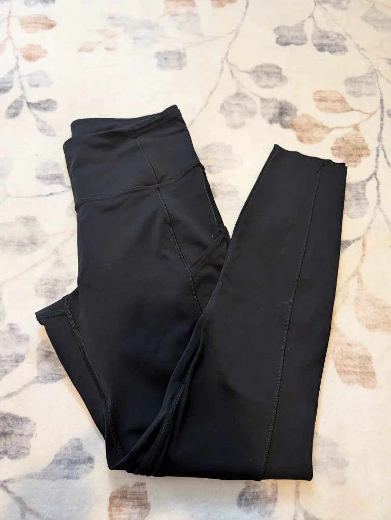 Lululemon Fast and Free 7/8 Leggings 25" image indicator(3)