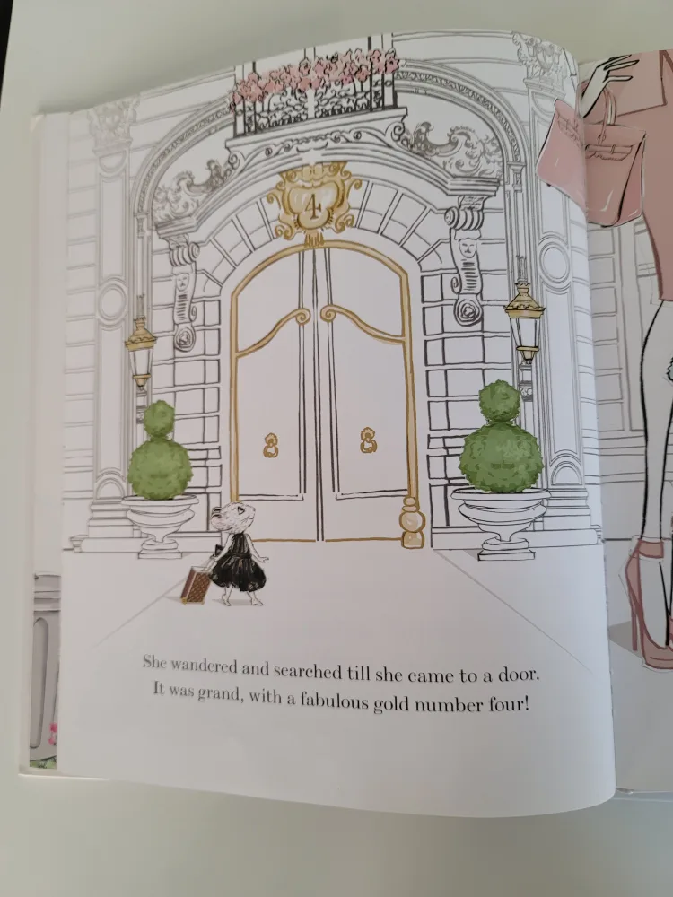 Claris: The Chicest Mouse in Paris Book image indicator(2)
