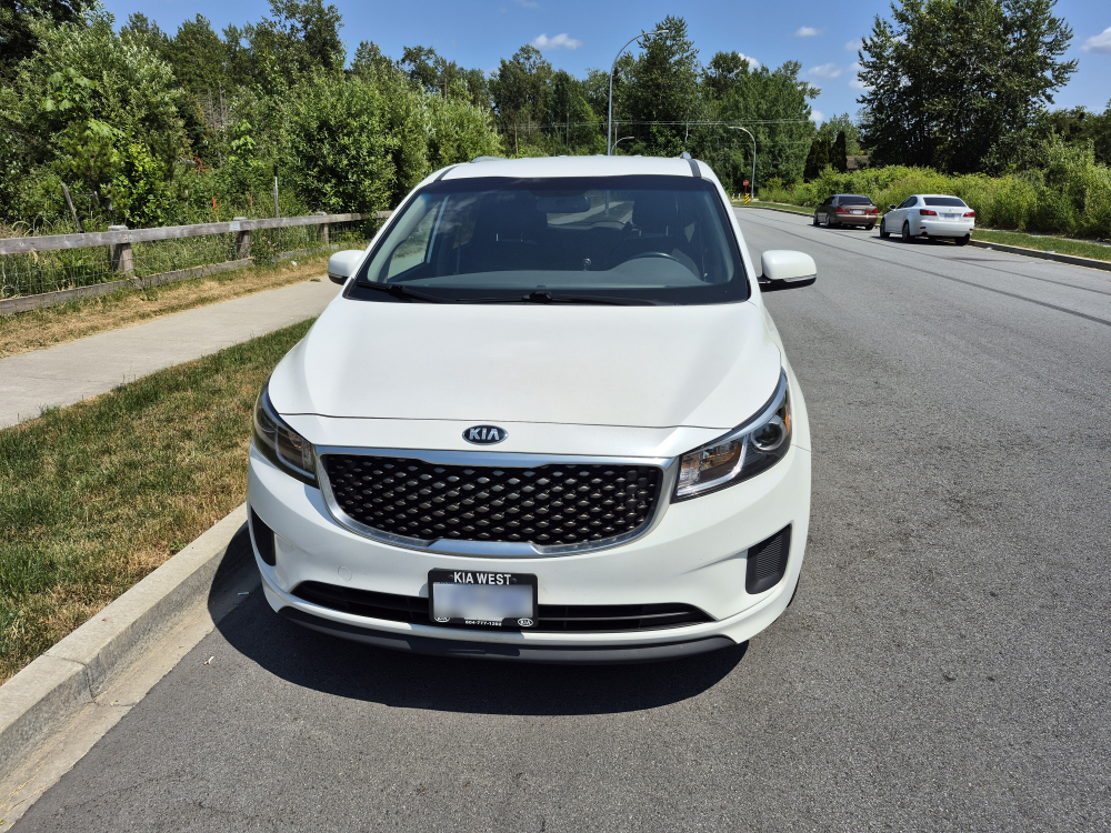 2018 Kia Sedona LX Minivan - White - photo 3