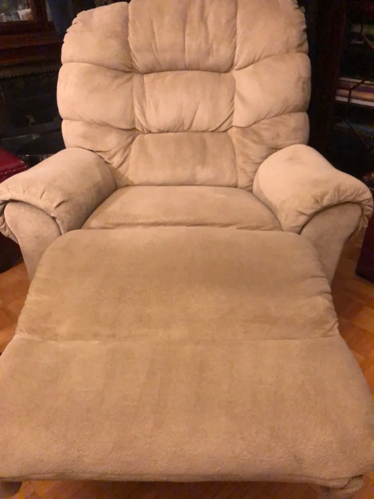 Comfortable Reclining Chair by Lanes.furnishing store in US.