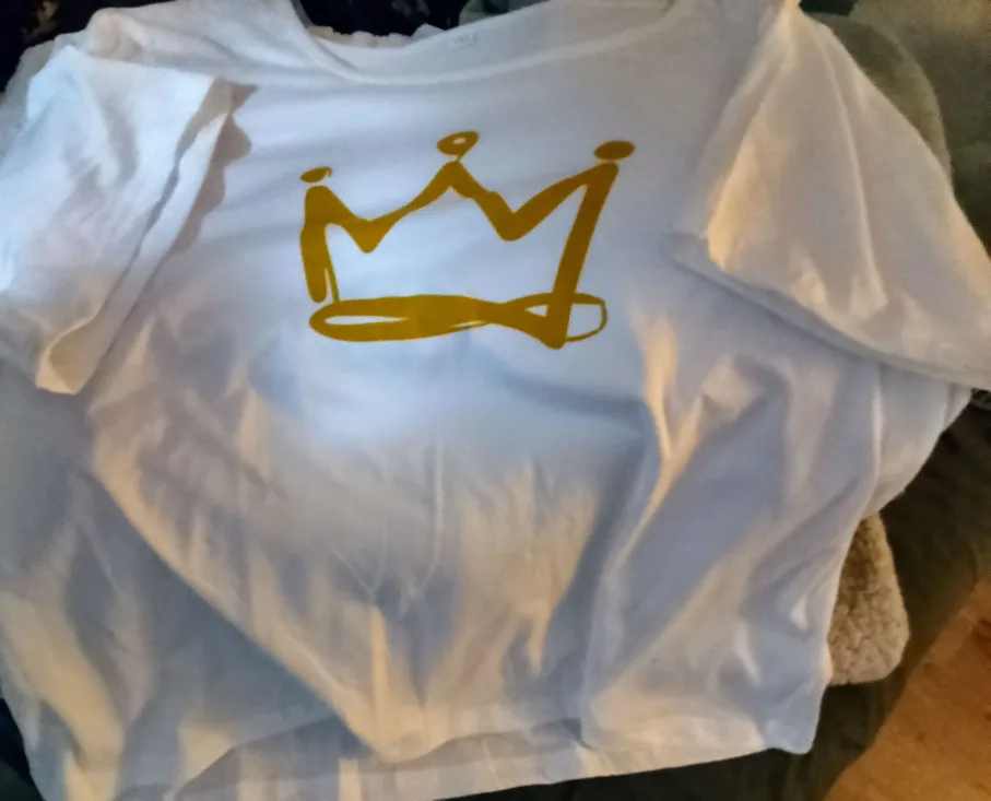 #freecycle *NeverWorn* White T-Shirt with Gold Crown Design thumbnail