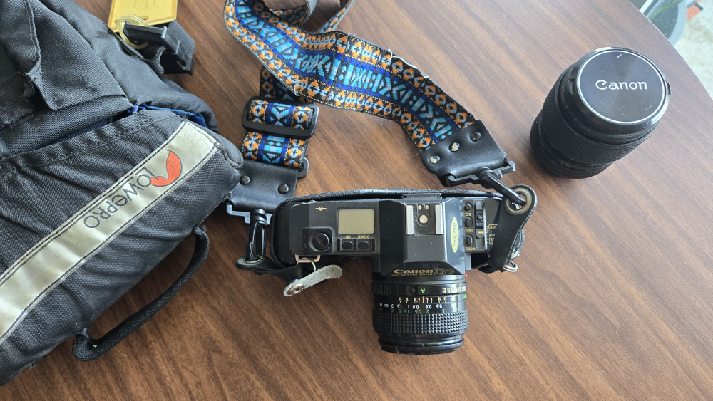 Canon T70 Film Camera with Lens and Camera Bag - photo 2