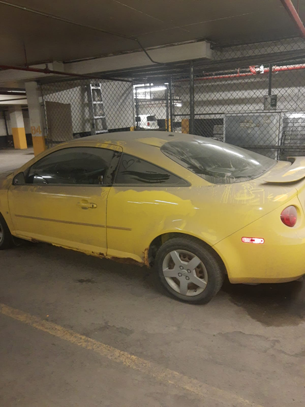 2008 Yellow Cobalt Coupe - photo 2