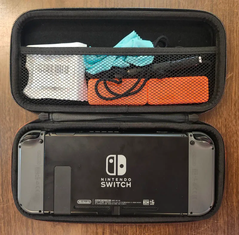 Nintendo Switch with accessories (pick-up Warden and Kingston) image indicator(4)
