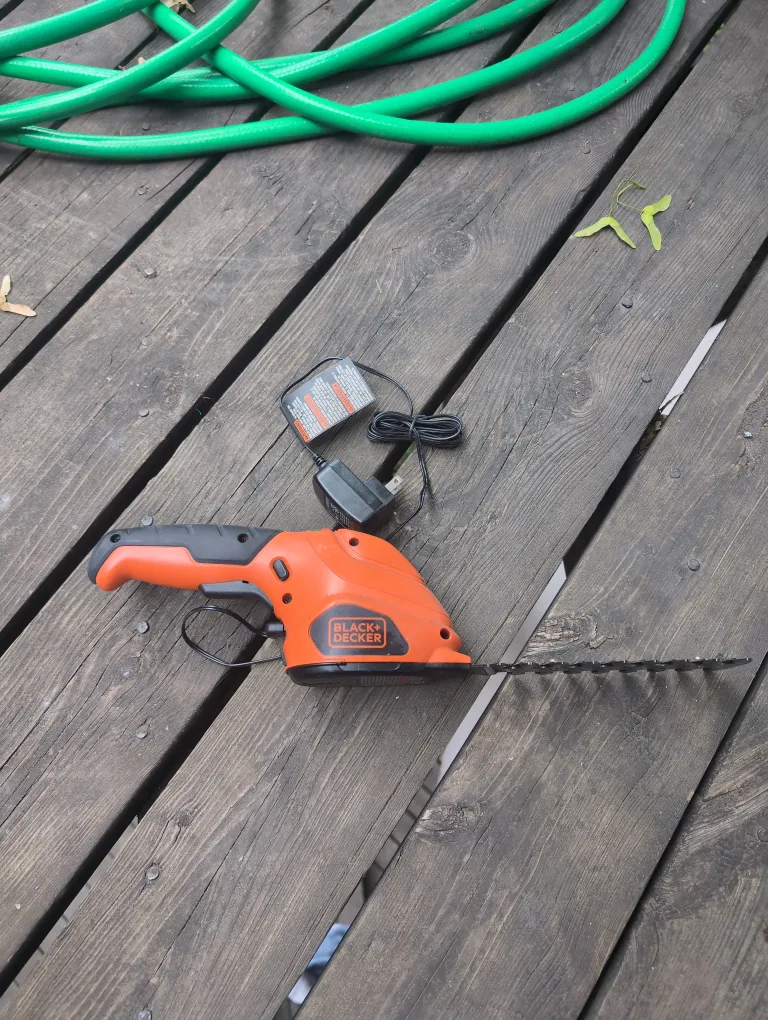 Black+Decker 6-in. Cordless Hedge Trimmer thumbnail