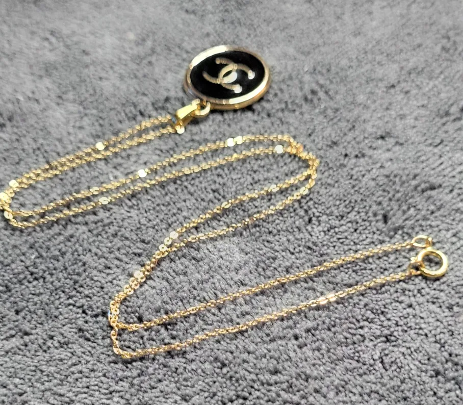 Chanel Necklace image indicator(2)