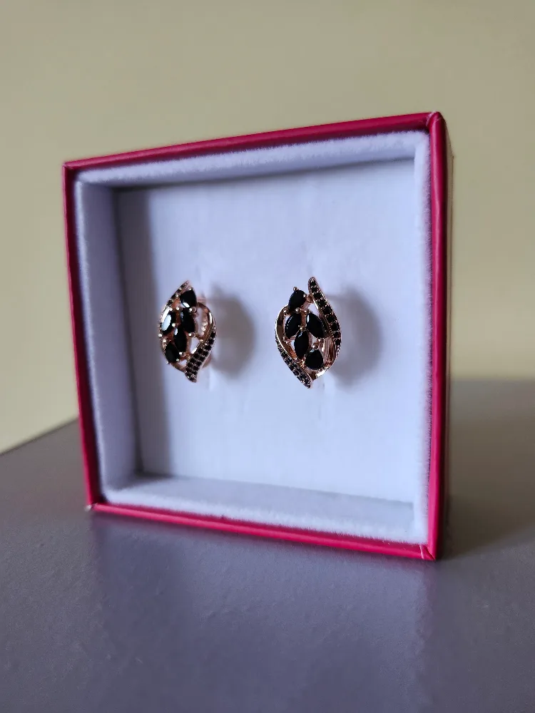 585RG Stamped (14K) Rolled Gold Black Earrings image indicator(2)