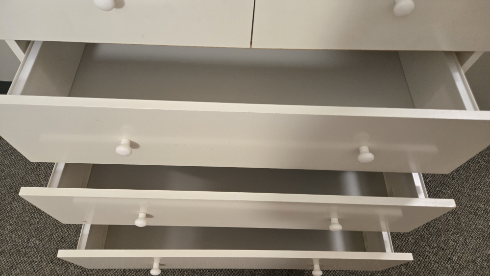 White 8-Drawer Dresser - photo 4