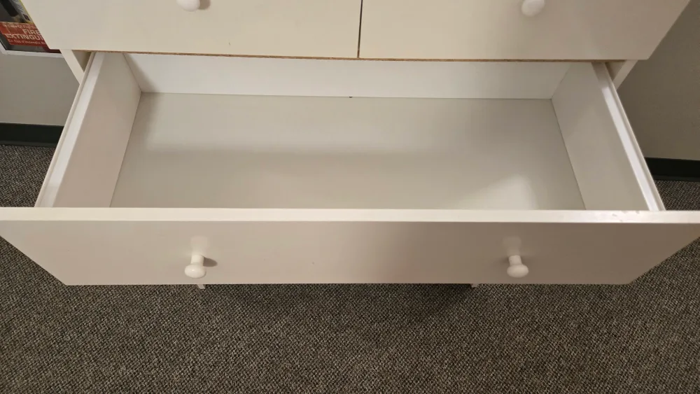 White 8-Drawer Dresser image indicator(5)