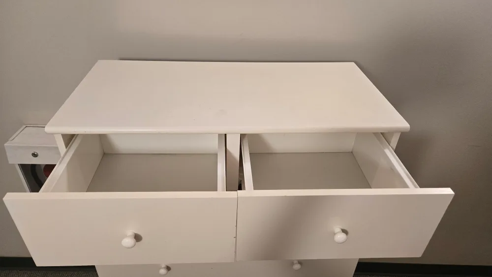 White 8-Drawer Dresser image indicator(6)