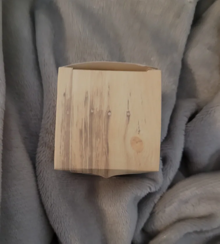 Lot of 98 Heart Shaped 'Love' Gift Boxes image indicator(4)