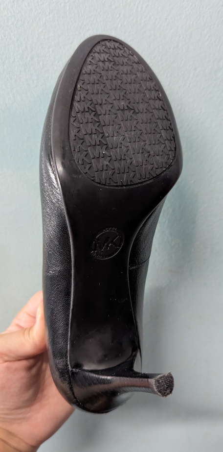 Michael Kors Size 6 Black Pumps Shoe Heels - photo 3