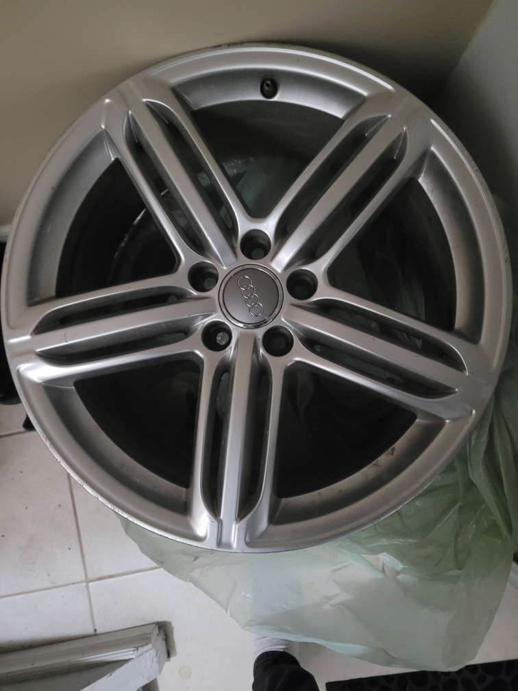 Used Car Rim - photo 2