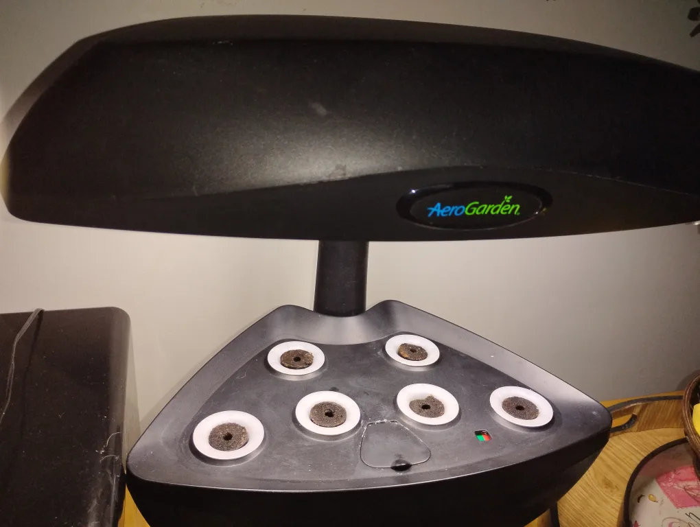 AeroGarden Indoor Garden System thumbnail