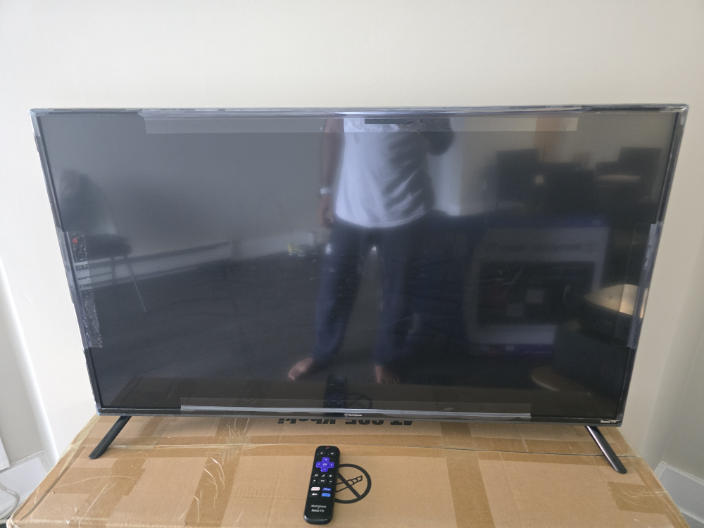 Westinghouse  1080p Full HD  Roku TV 40" Contact 437 838 3346 - photo 3