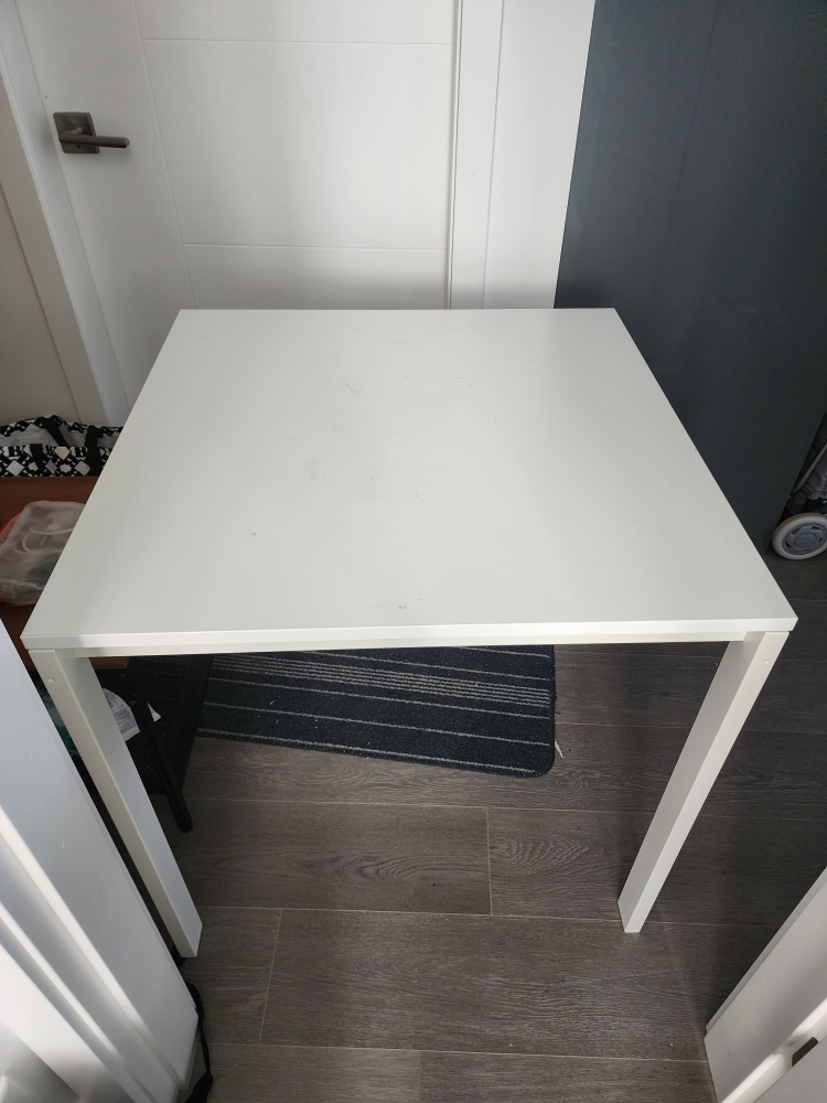 2 White chairs and table set