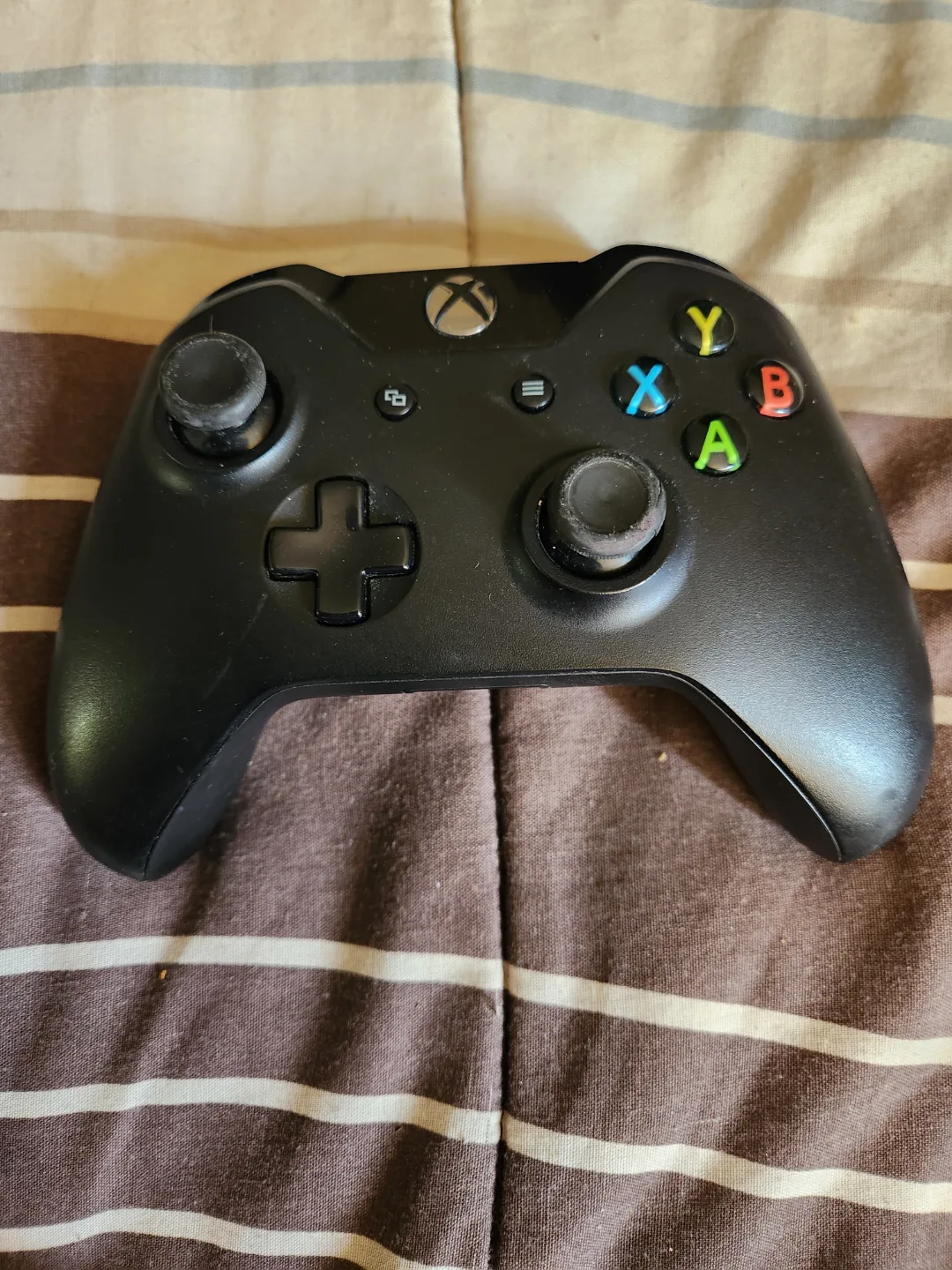 Xbox One Controller & Headphones thumbnail