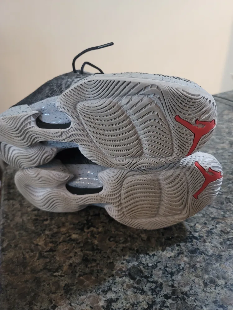 Jordan 29 Low "Infrared" Bball Shoes. Size 11 image indicator(5)