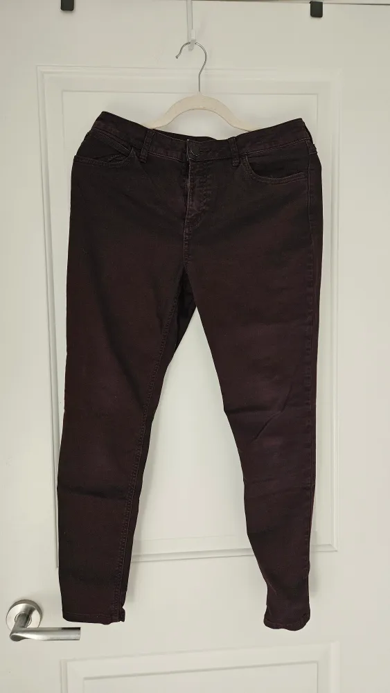 Marks and Spencer (M&S) Burgundy Jeggings - Small (2 - 4) thumbnail